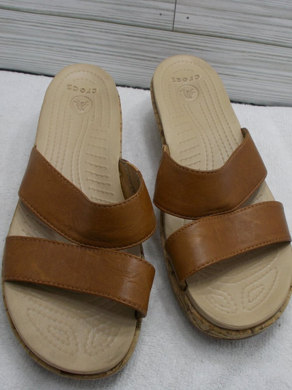 Crocs A-Leigh Leather Mini Wedge Women's Size 8